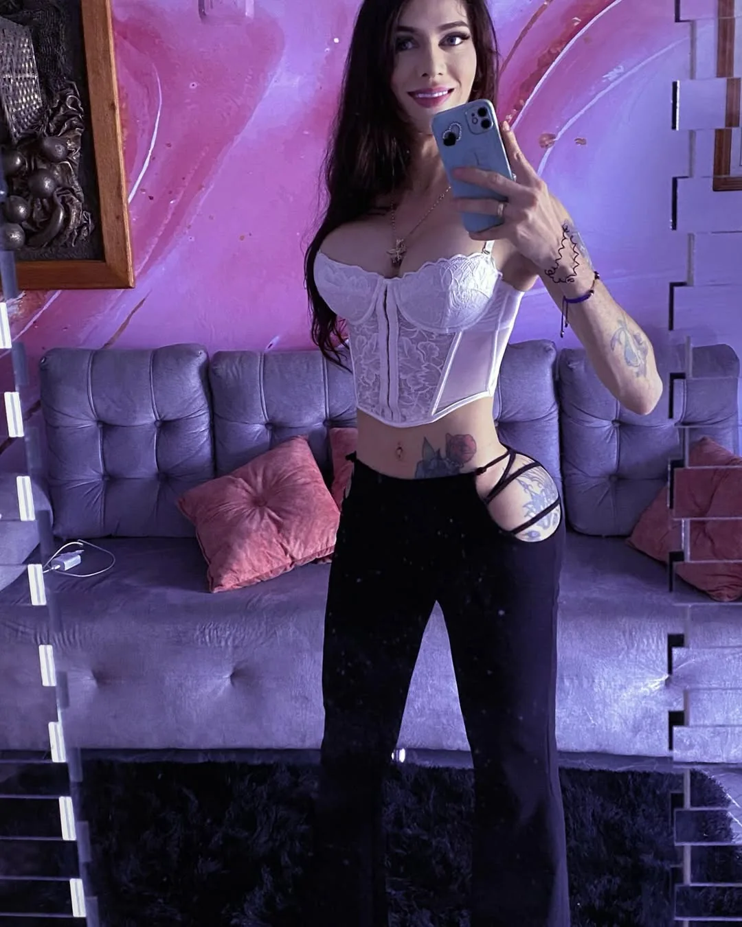 Mira escort Praha
