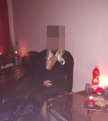 Madam Sona escort 