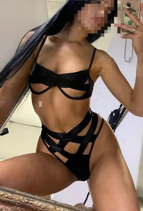 Alina escort 