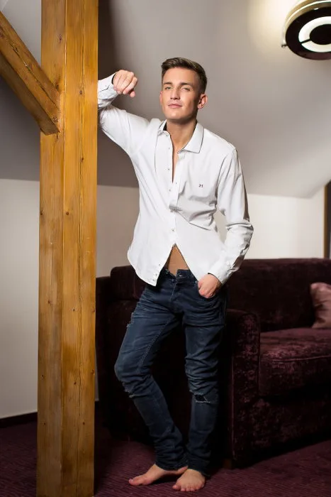 Ken escort Praha
